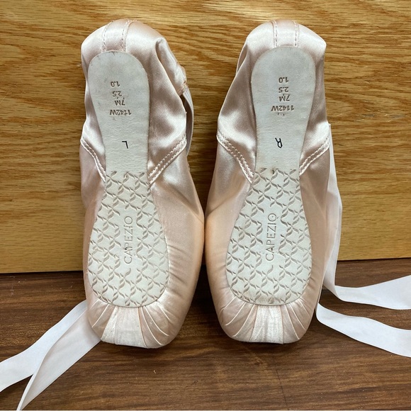 Capezio Satin Ballet Pointe Shoes - Picture 5 of 8